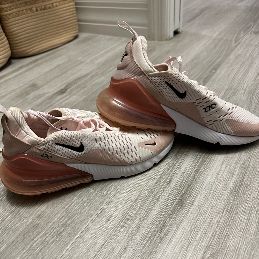 Nike Air Max 270 women’s light pink sneakers